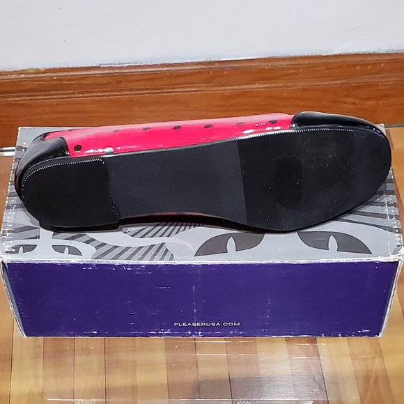 Black and red ladybug themed flats - Picture 4 of 5